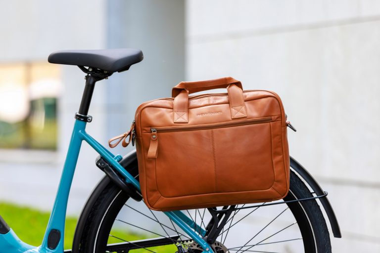 Zo gaat je lederen fietstas jarenlang mee!